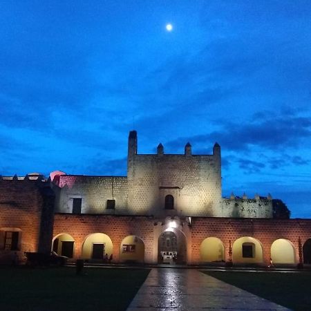 Departamento Sol Y Luna Вальядолід Екстер'єр фото